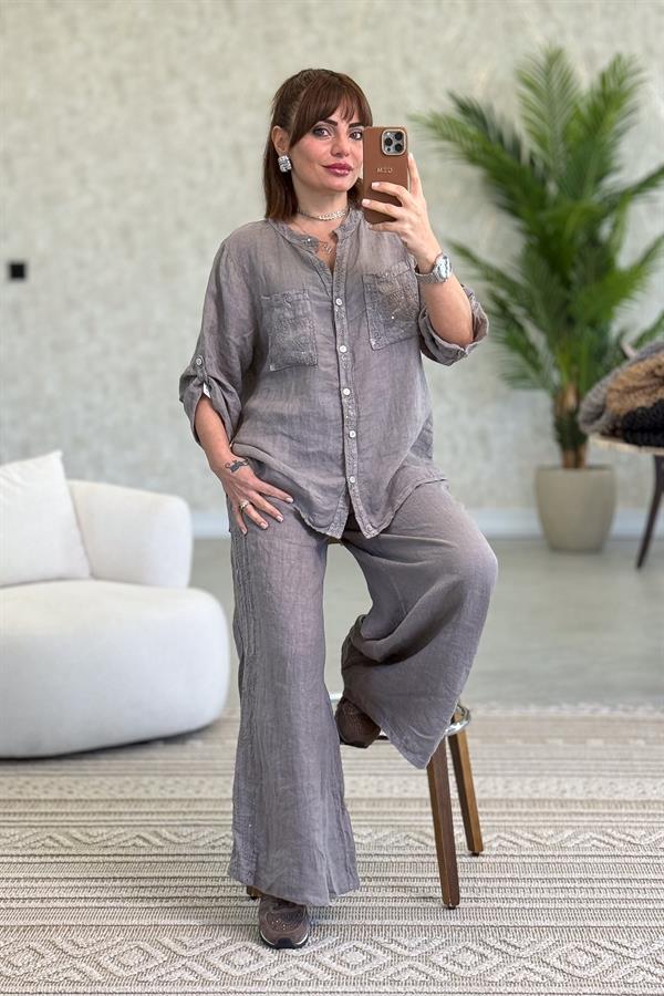 Şerit Pul Ve Çiçek Kabartmalı Gömlekli Alt Üst Keten Takım Vizon Renk