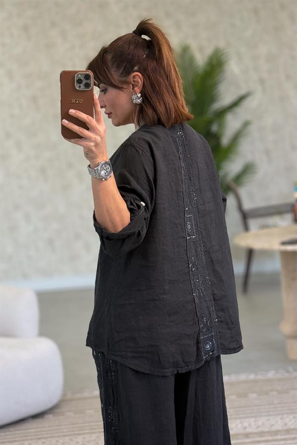 Şerit Pul Ve Çiçek Kabartmalı Gömlekli Alt Üst Keten Takım Antresit Renk