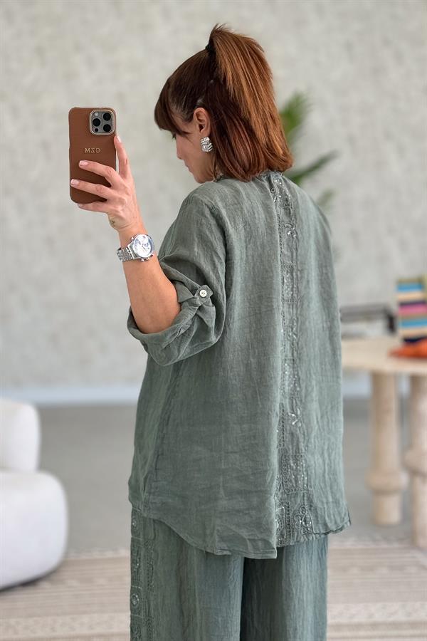 Şerit Pul Ve Çiçek Kabartmalı Gömlekli Alt Üst Keten Takım Haki Renk