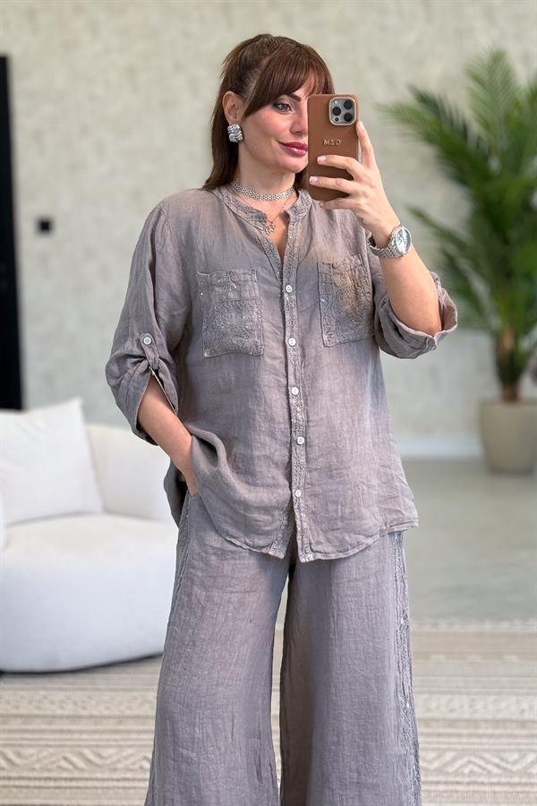 Şerit Pul Ve Çiçek Kabartmalı Gömlekli Alt Üst Keten Takım Vizon Renk