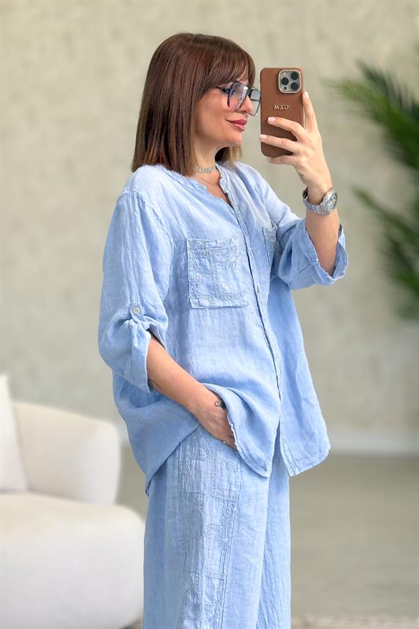 Şerit Pul Ve Çiçek Kabartmalı Gömlekli Alt Üst Keten Takım Bebe Mavi Renk