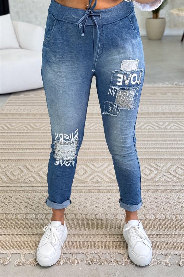 Silver Pul Ve Yazı Detaylı Yamalı Likralı Kot Pantolon Koyu Mavi Renk