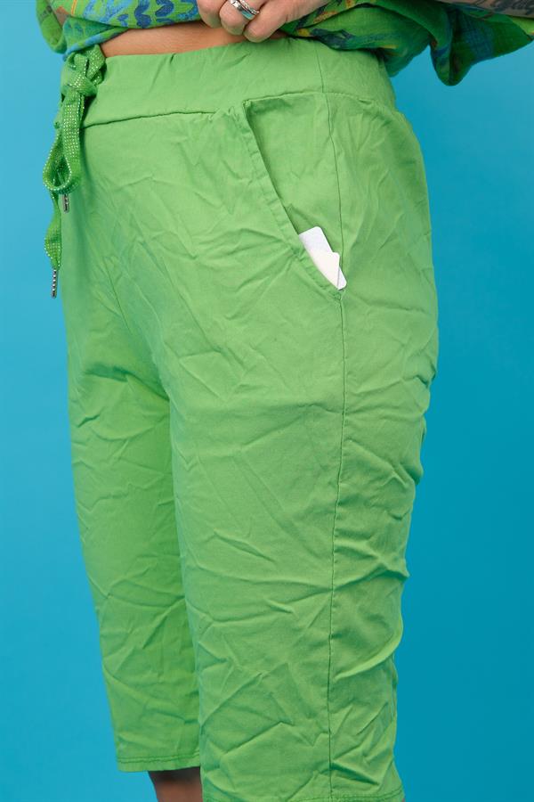 Sim Bağçıklı Likralı Basic Şort Fıstık Yeşil Renk