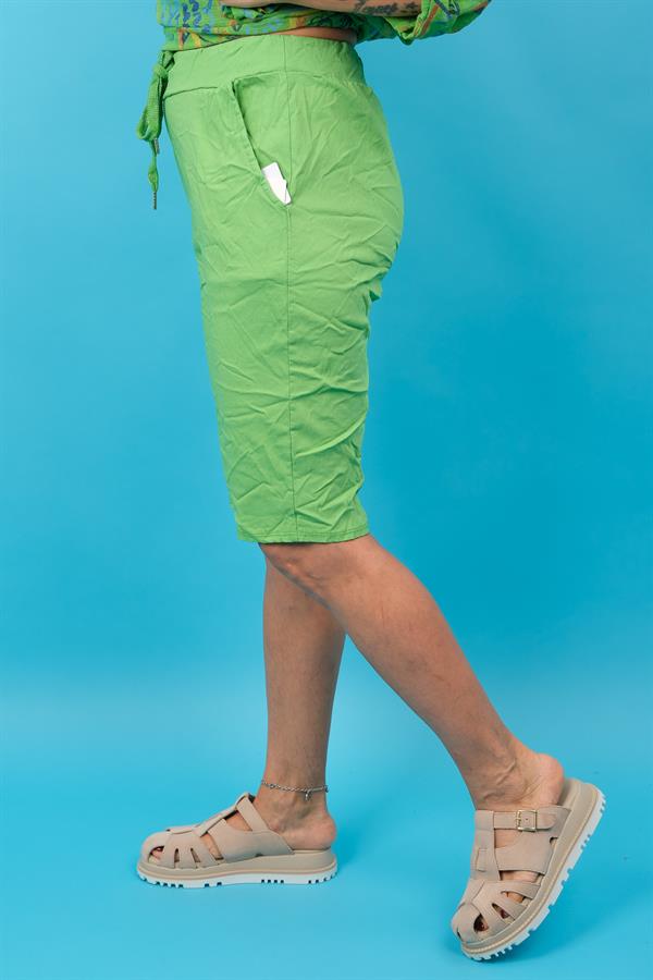 Sim Bağçıklı Likralı Basic Şort Fıstık Yeşil Renk