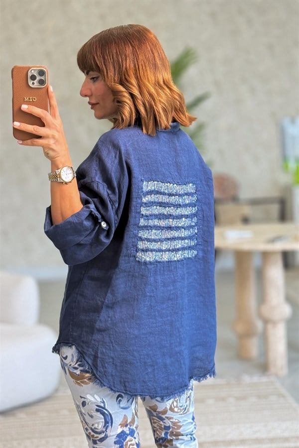 Sırtı Şerit Pullu Çift Cep Görünümlü Keten Gömlek Lacivert RenkGÖMLEK