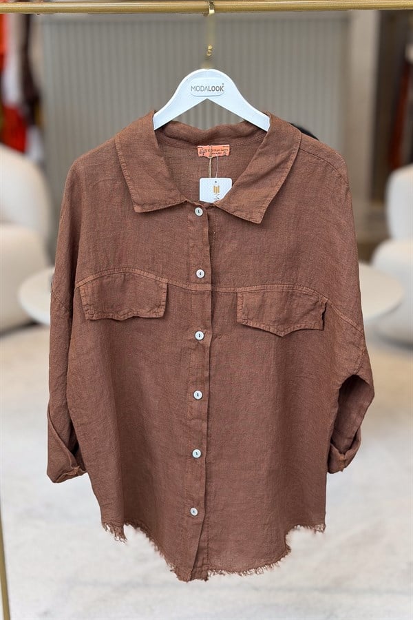 Sırtı Şerit Pullu Çift Cep Görünümlü Keten Gömlek Kahverengi RenkGÖMLEK