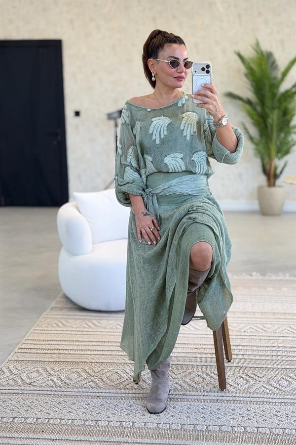 Sırtı Ve Kolları Triko Tül Ve Pul Detay İşlemeli Bluz Su Yeşili Renk