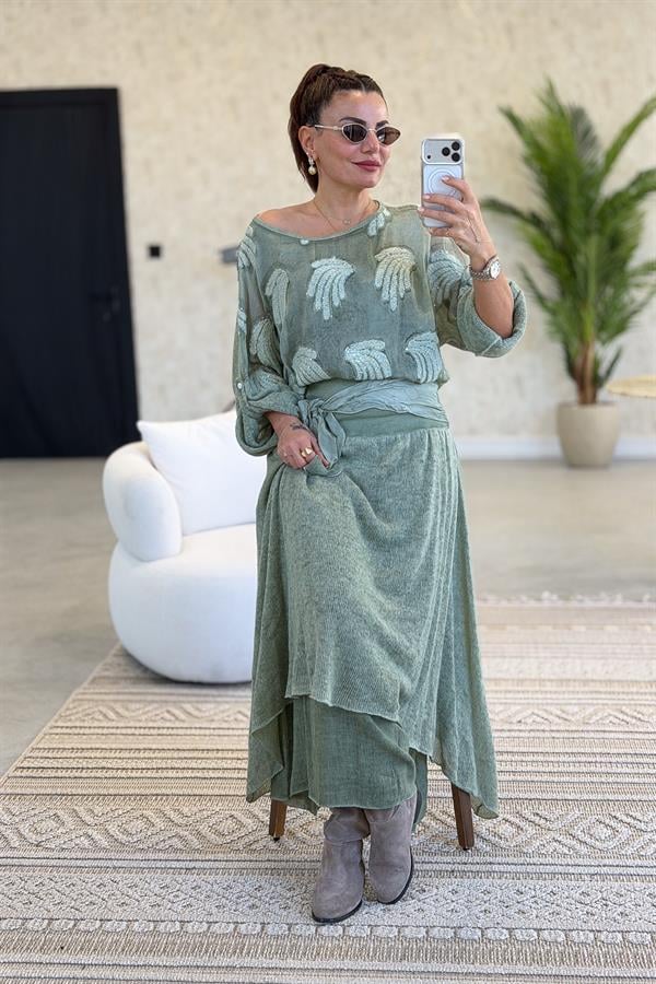 Sırtı Ve Kolları Triko Tül Ve Pul Detay İşlemeli Bluz Su Yeşili Renk