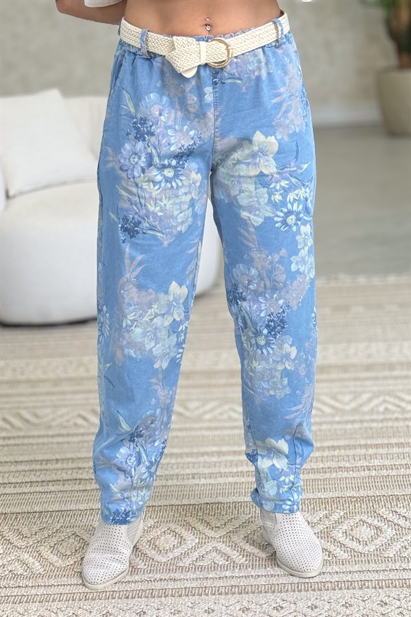 Soft Çiçek Desenli Hasır Kemerli Havuç Paça Kot Pantolon Mavi Renk