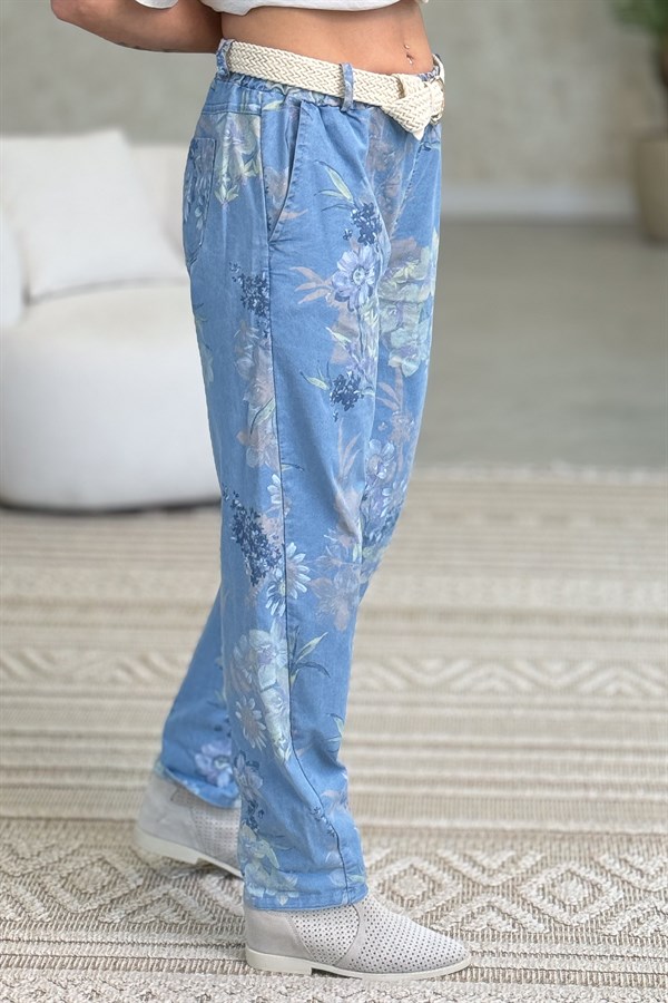 Soft Çiçek Desenli Hasır Kemerli Havuç Paça Kot Pantolon Mavi Renk
