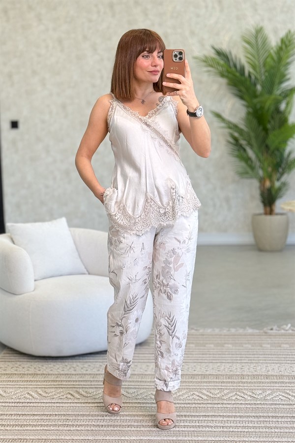 Soft Çiçek Desenli Likralı Pantolon Bej Renk