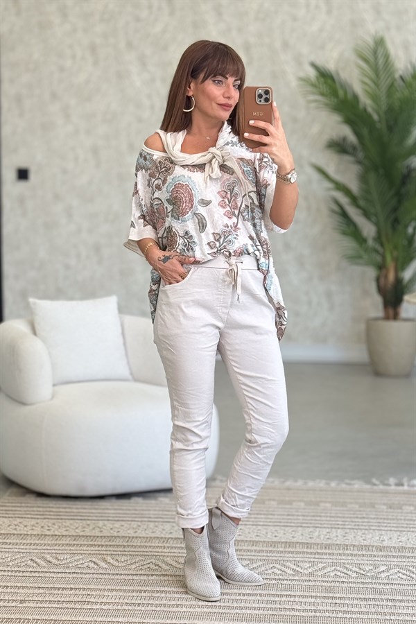 Soft Çiçek Desenli Pul Detaylı Şallı Bluz Bej Renk
