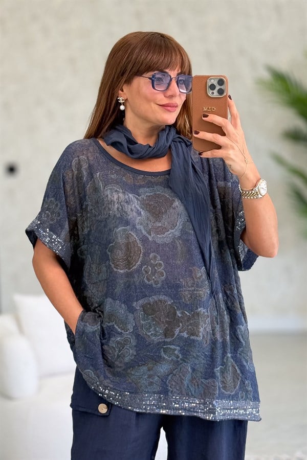 Soft Çiçek Desenli Pul Detaylı Şallı Bluz Lacivert Renk
