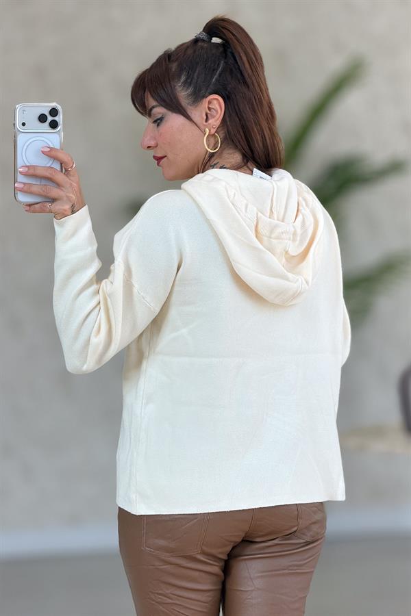 Taş Yıldız Detaylı Premium Kapüşonlu Triko Bej Renk