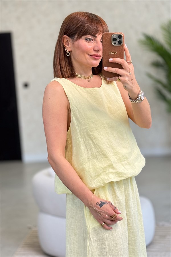 Üstü Kolsuz Altı Etekli Keten Alt Üst Takım Sarı Renk