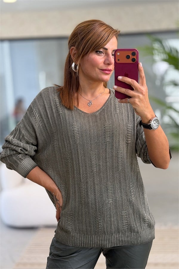 V Yaka Eskitme Görünümlü Triko Haki Renk
