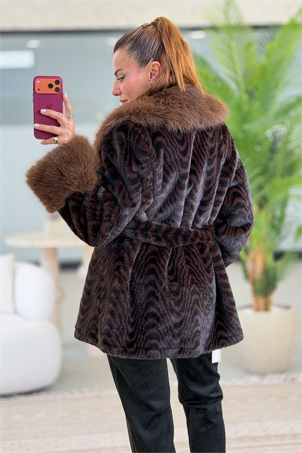 Yaka Ve Kolları Kürklü İçi Güderili Zebra Desen Peluş Kürk Acı Kahve Renk