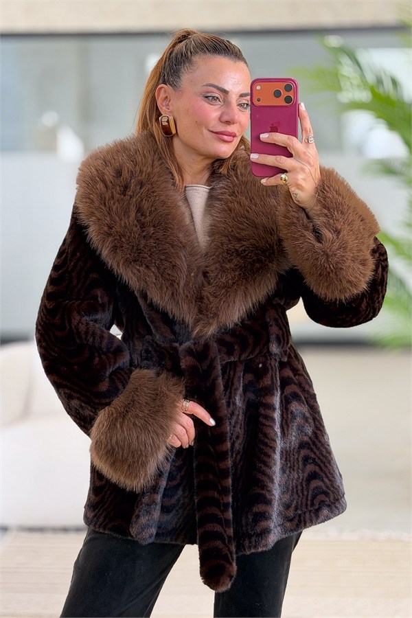 Yaka Ve Kolları Kürklü İçi Güderili Zebra Desen Peluş Kürk Acı Kahve Renk
