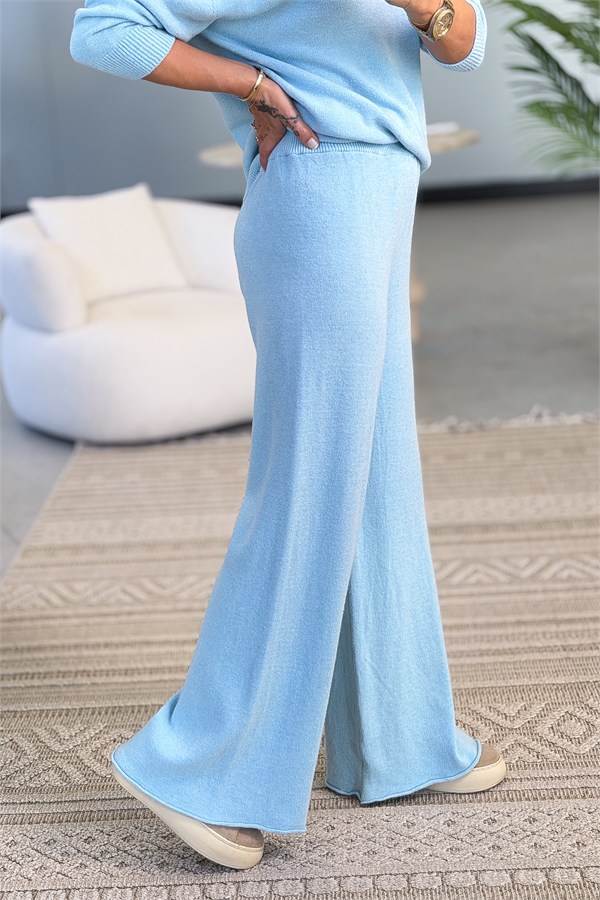Yakalı Bluz Ve Pantolonlu Alt Üst Dar Kalıplı Triko Takım Bebe Mavi Renk
