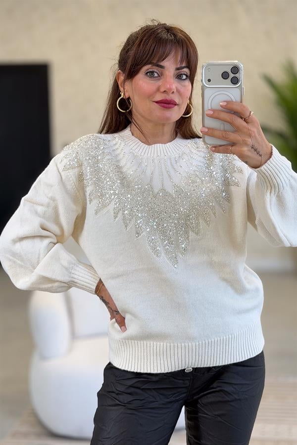 Yakası Boncuk İşlemeli Premium Kazak Krem Renk