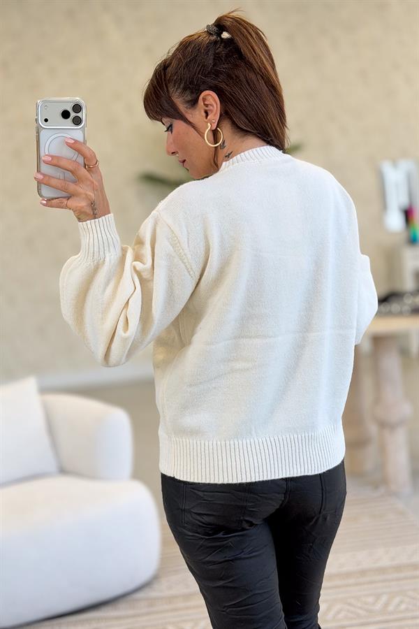 Yakası Boncuk İşlemeli Premium Kazak Krem Renk