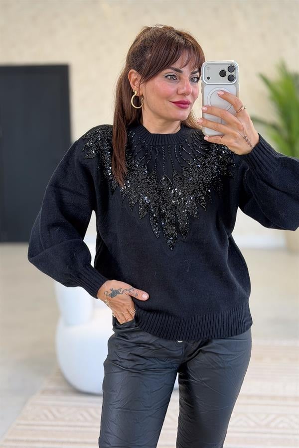Yakası Boncuk İşlemeli Premium Kazak Siyah Renk