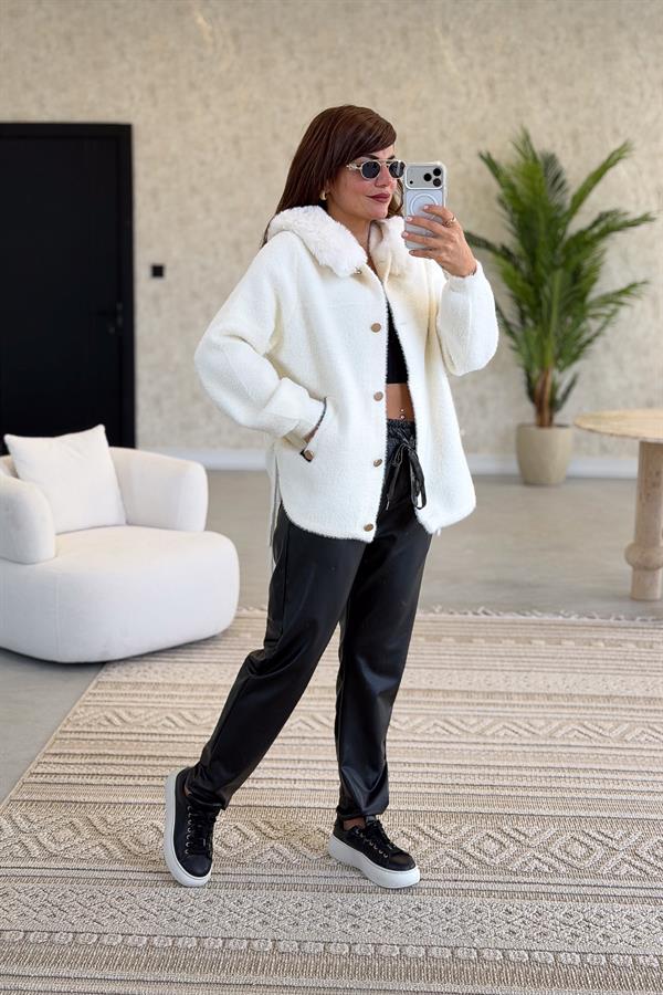 Yanları Büzgü Detaylı Kapüşonu Kürklü Angora Ceket Krem Renk