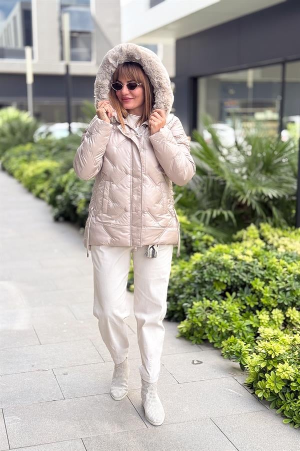 Yanları Büzgülü Dikiş Detaylı Şişme Mont Vizon Renk