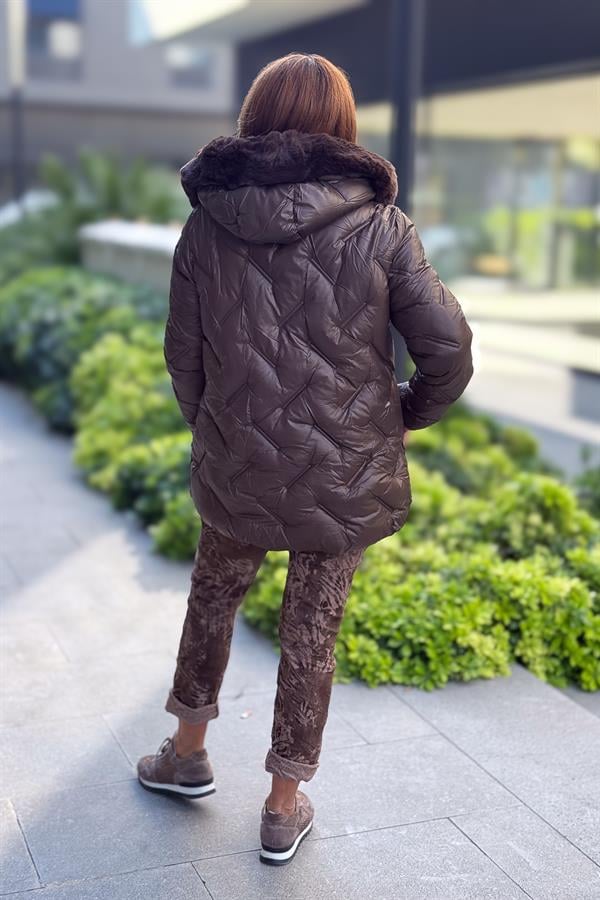 Yanları Büzgülü Dikiş Detaylı Şişme Mont Acı Kahve Renk