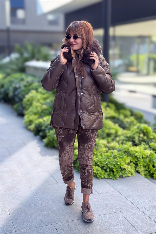 Yanları Büzgülü Dikiş Detaylı Şişme Mont Acı Kahve Renk