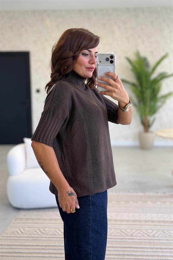 Yarım Kol Dik Yaka Triko Acı Kahve Renk