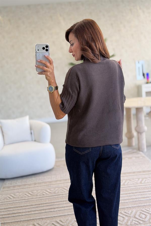 Yarım Kol Dik Yaka Triko Acı Kahve Renk