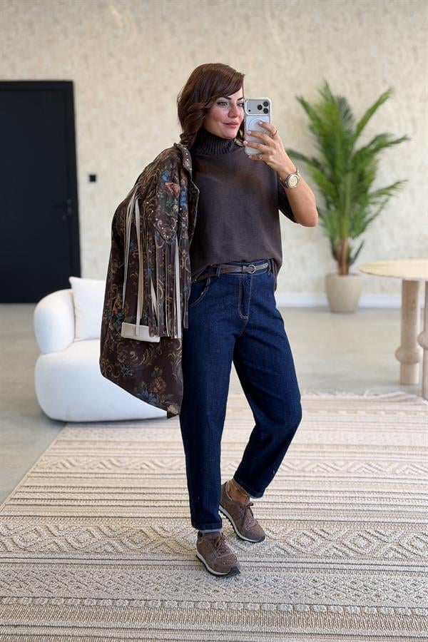 Yarım Kol Dik Yaka Triko Acı Kahve Renk