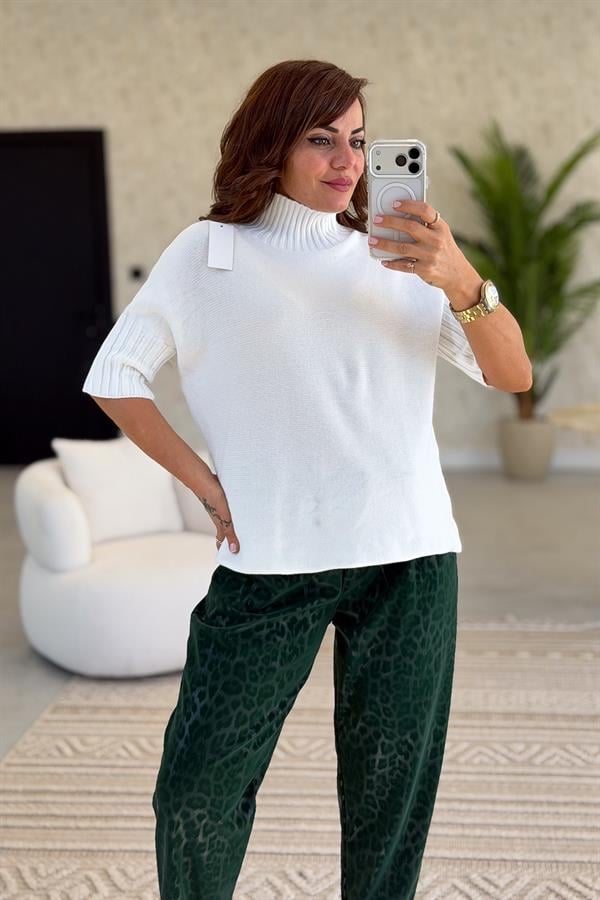 Yarım Kol Dik Yaka Triko Beyaz Renk