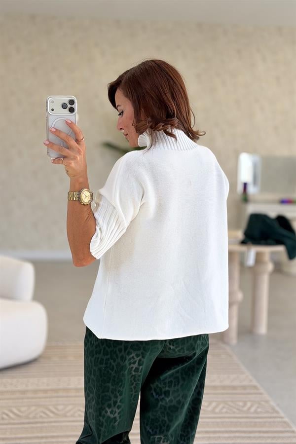 Yarım Kol Dik Yaka Triko Beyaz Renk