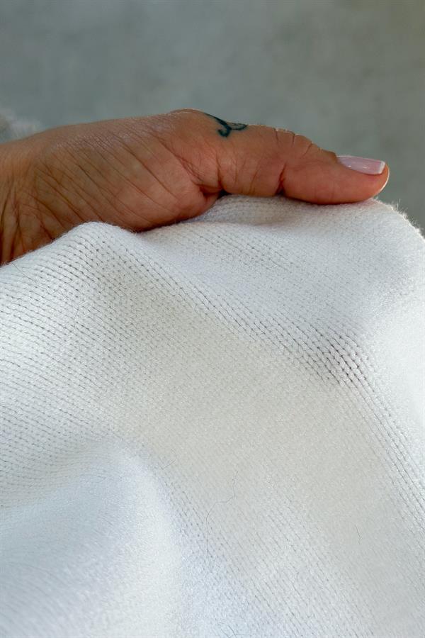 Yarım Kol Dik Yaka Triko Beyaz Renk