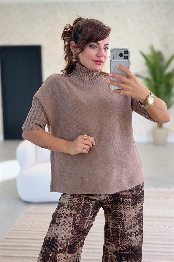 Yarım Kol Dik Yaka Triko Camel Renk