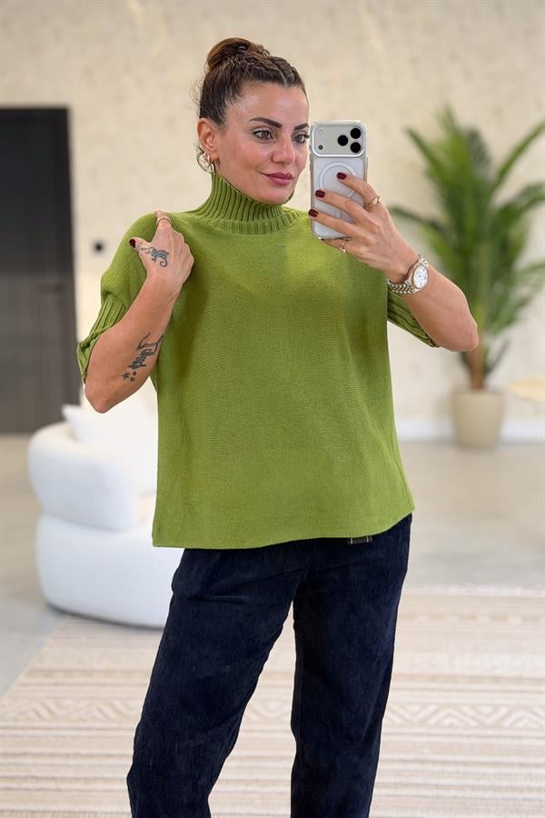 Yarım Kol Dik Yaka Triko Fıstık Yeşil Renk
