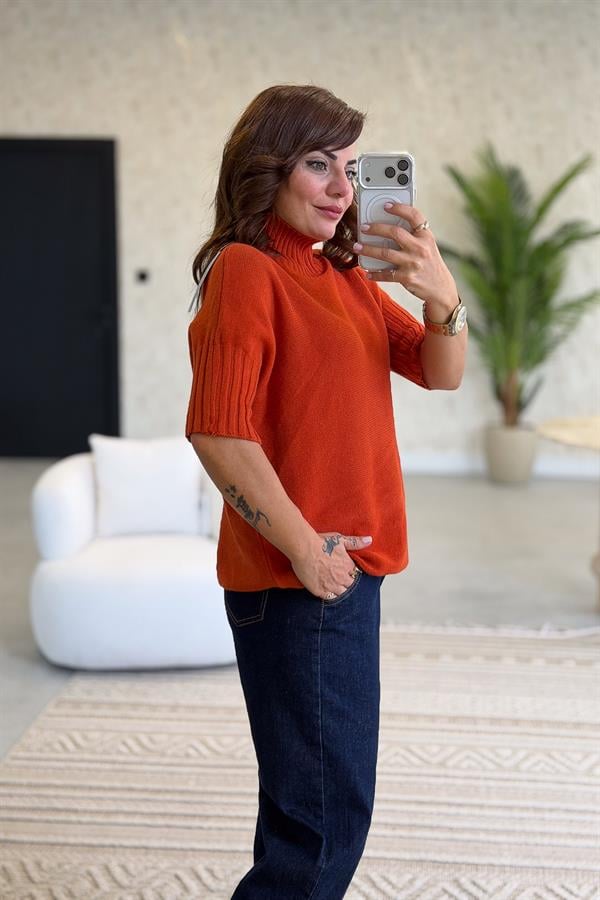 Yarım Kol Dik Yaka Triko Kiremit Renk