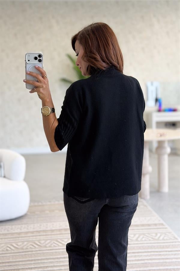 Yarım Kol Dik Yaka Triko Siyah Renk
