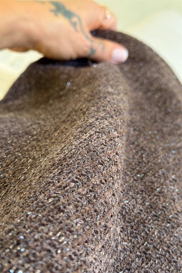 Yuvarlak Yaka Simli Kadife Bluz Acı Kahve Renk