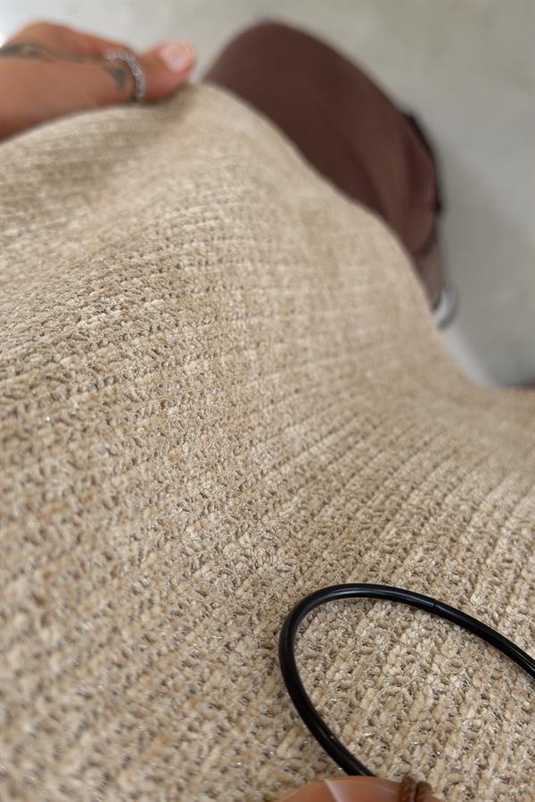 Yuvarlak Yaka Simli Kadife Bluz Camel Renk