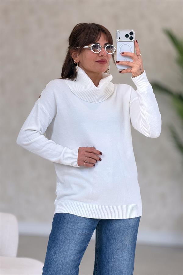 Zımba Detaylı Degaje Yaka Kazak Krem Renk