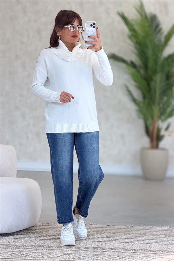 Zımba Detaylı Degaje Yaka Kazak Krem Renk