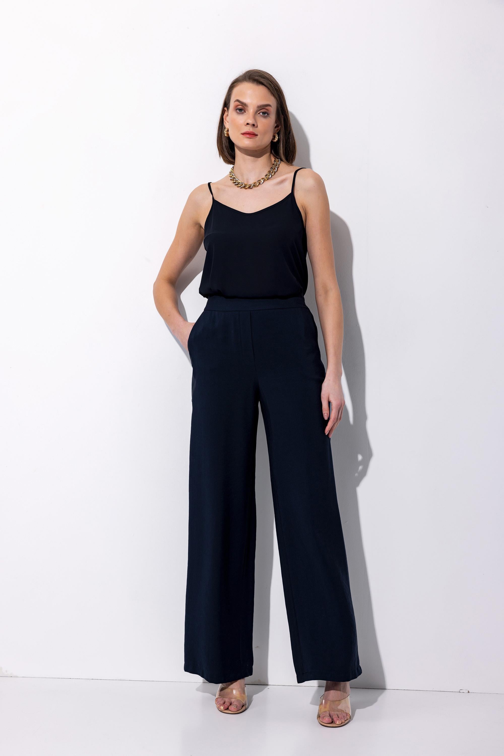 Bel Detaylı Geniş Paça Pantolon