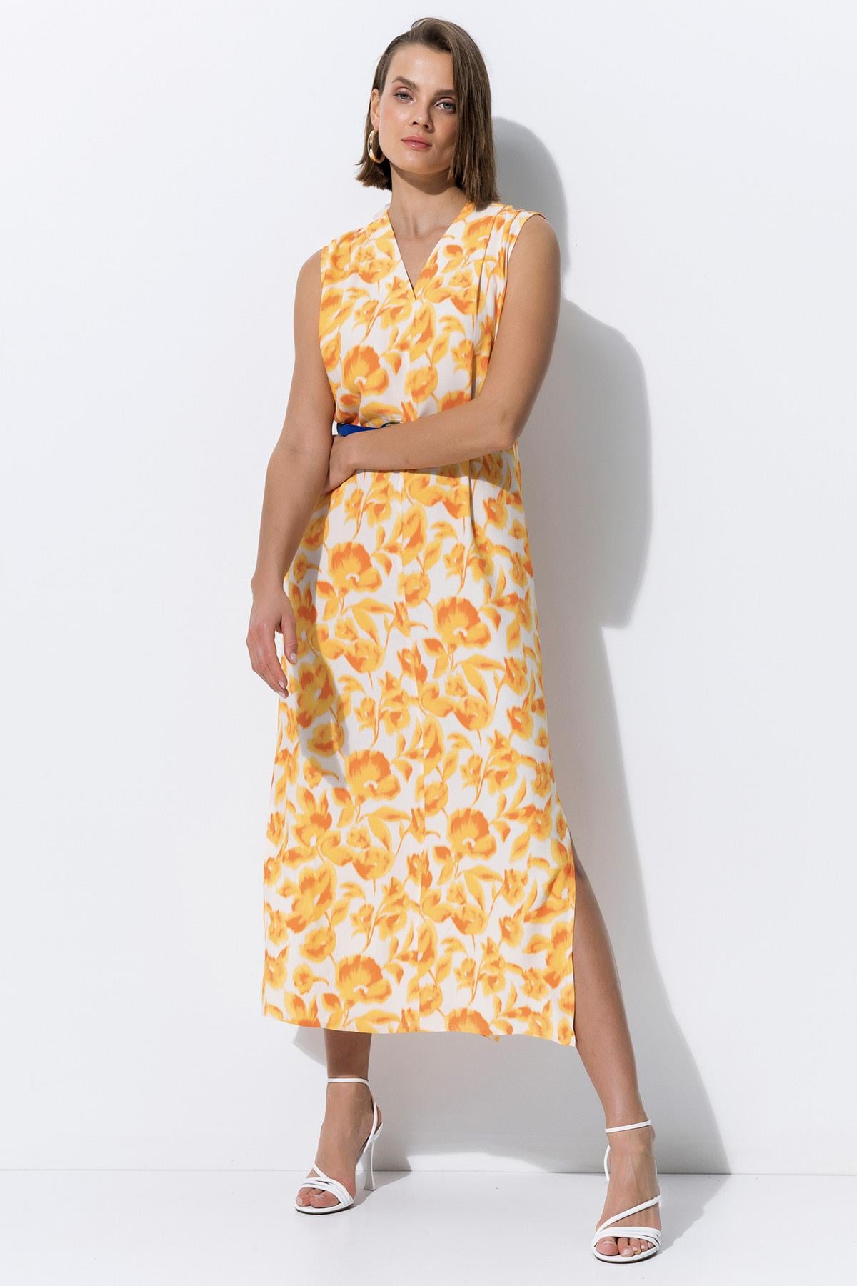 Çiçek Desenli Midi Boy Elbise