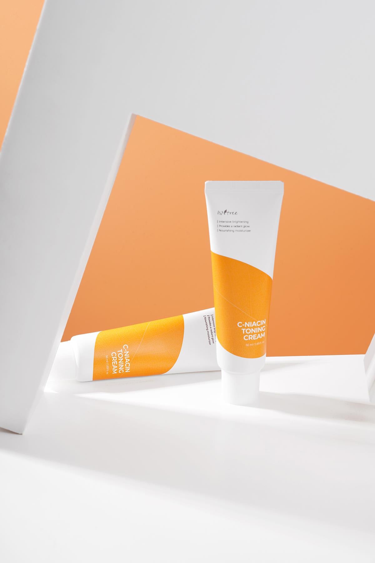 Isntree C-Niacin Toning Cream 50 ml (Vitamin Kaynağı, Parlak ve Aydınlık Cilt Tonu Bakım Kremi)