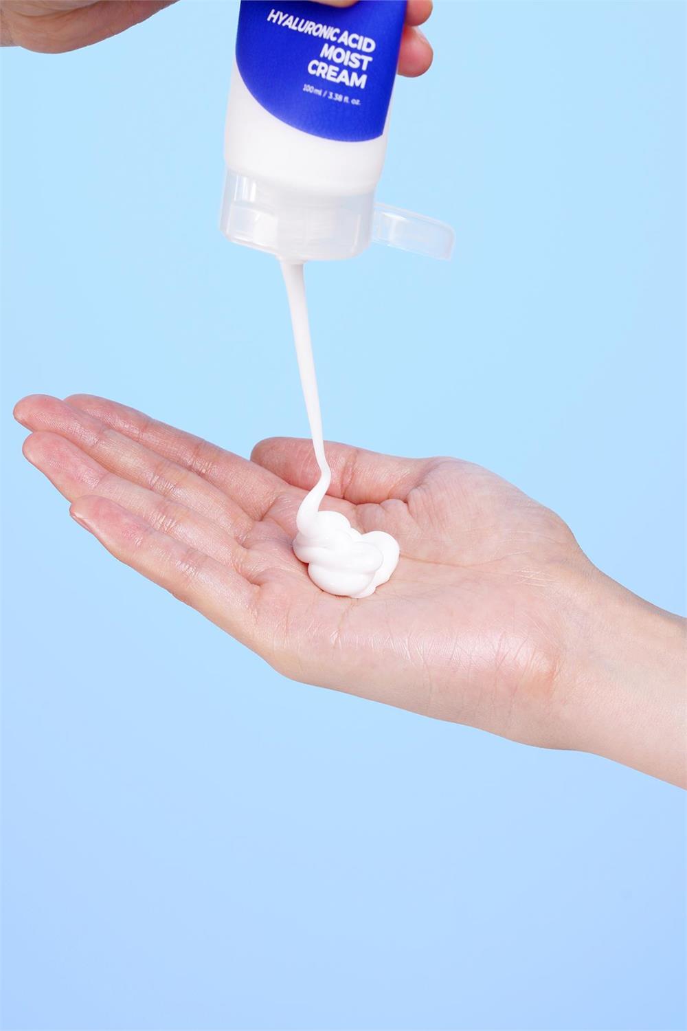 Isntree Hyaluronic Acid Moist Cream 100 ml (10 Tip Hyalüronik Asit İçeren Nemlendirici Krem (Kuru Cilt))