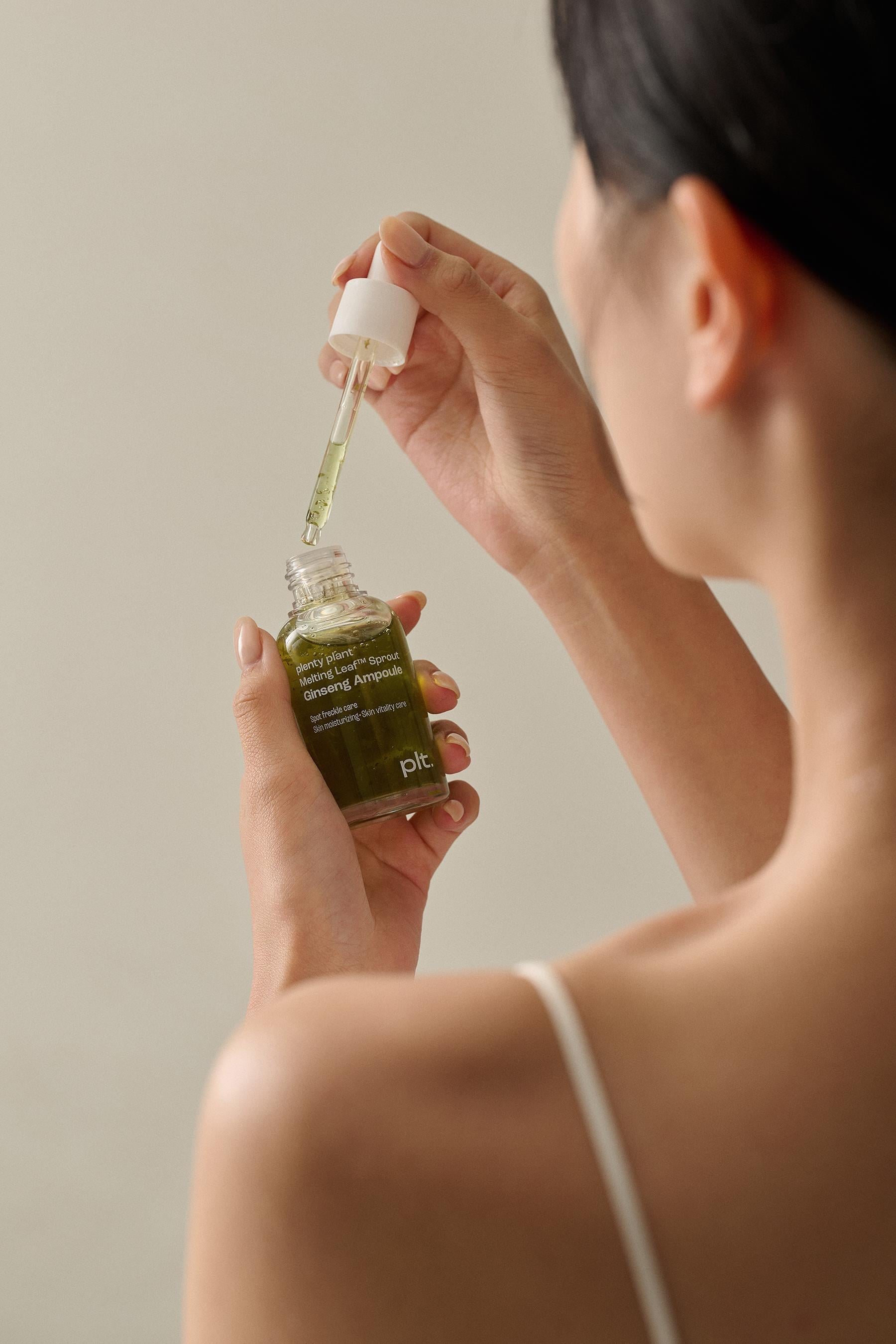 Plenty Plant Sebum ve Leke Serumu (Melting Leaf Sprout Ginseng Ampoule) 40 mL