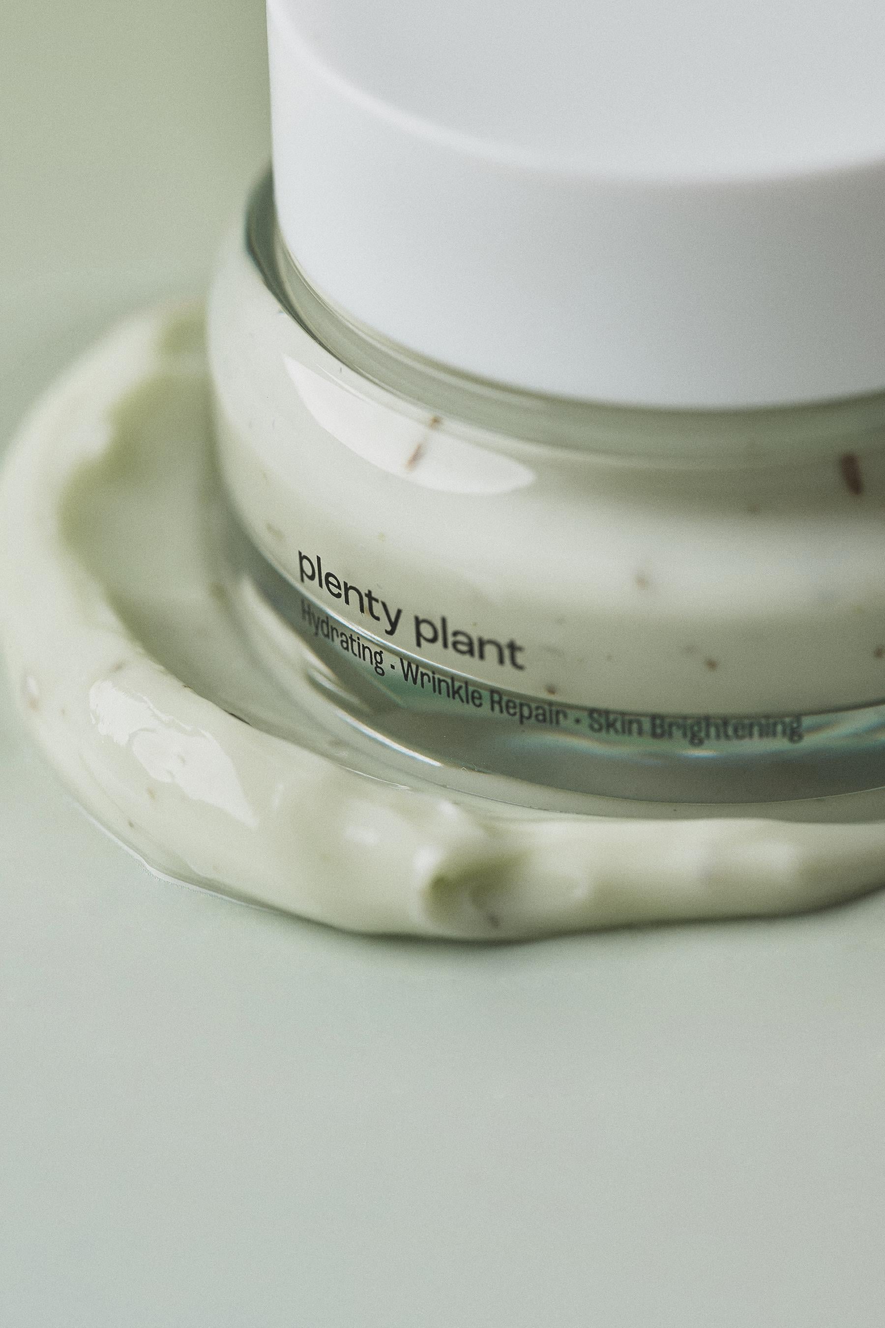 Plenty Plant -Sıkılaştırıcı Krem- Melting Leaf Sprout Ginseng Cream 50 gr